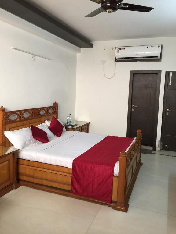 Belmont Puri Villa Екстериор снимка