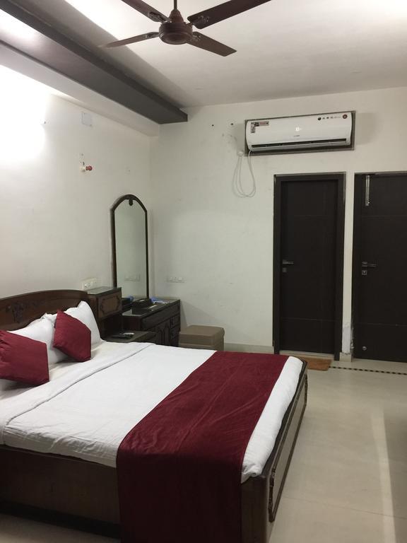 Belmont Puri Villa Екстериор снимка