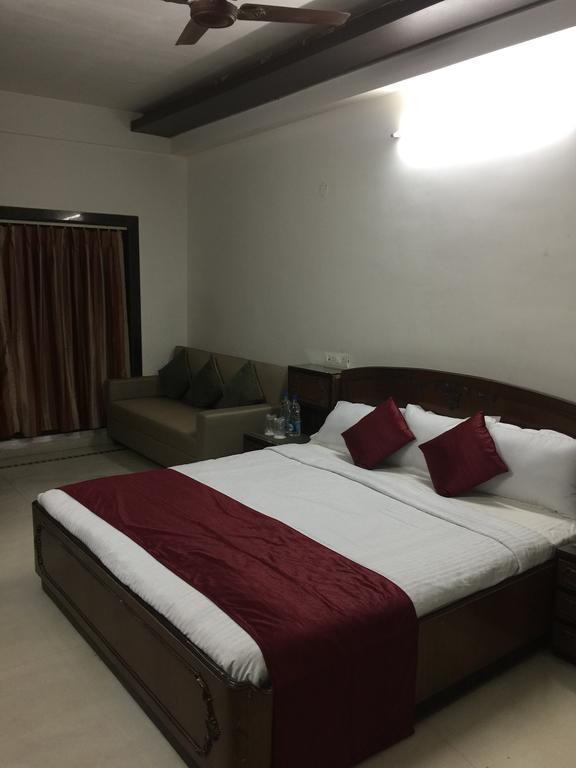 Belmont Puri Villa Екстериор снимка