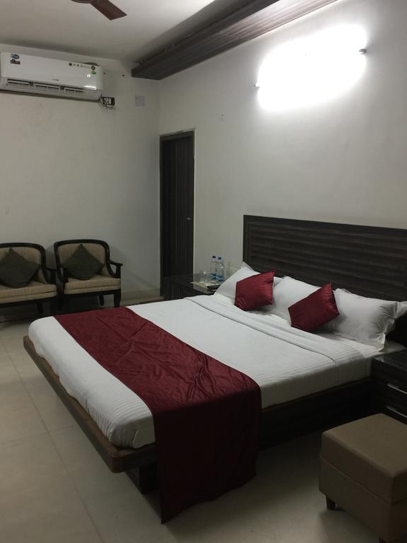 Belmont Puri Villa Екстериор снимка